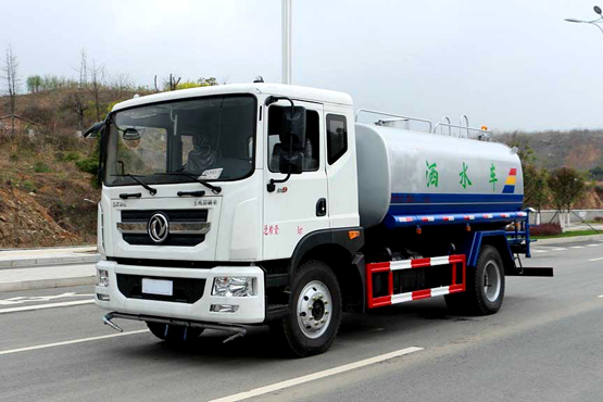 怎樣排除灑水車柴油機(jī)過早、過遲的噴油現(xiàn)象？